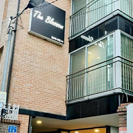 The Blossom Yeonnam Guesthouse Сеул Экстерьер фото
