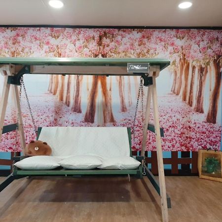 The Blossom Yeonnam Guesthouse Сеул Экстерьер фото
