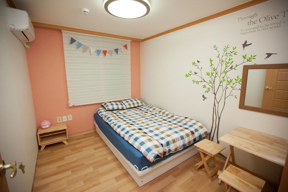 The Blossom Yeonnam Guesthouse Сеул Экстерьер фото