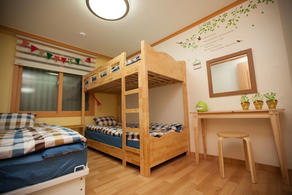 The Blossom Yeonnam Guesthouse Сеул Экстерьер фото