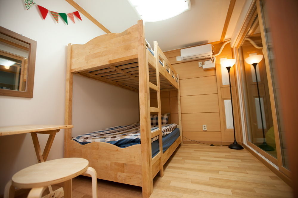 The Blossom Yeonnam Guesthouse Сеул Экстерьер фото