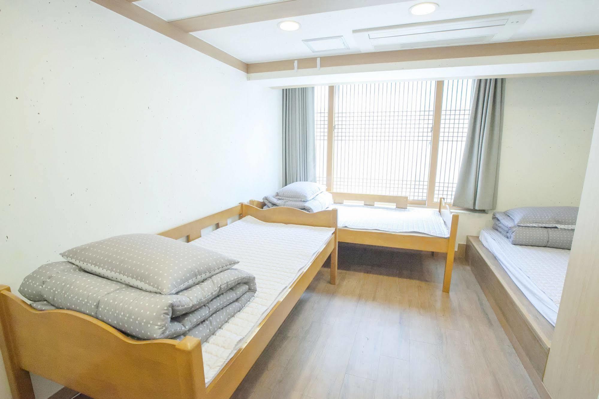 The Blossom Yeonnam Guesthouse Сеул Экстерьер фото