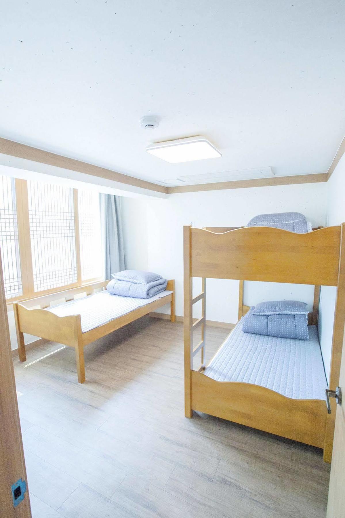 The Blossom Yeonnam Guesthouse Сеул Экстерьер фото