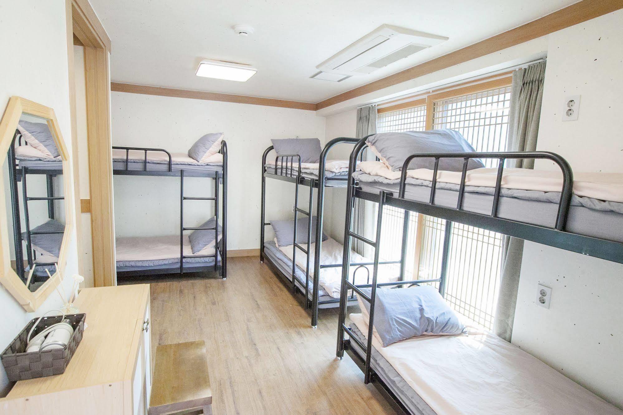 The Blossom Yeonnam Guesthouse Сеул Экстерьер фото